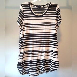 Striped Black and White Women's Top Size L